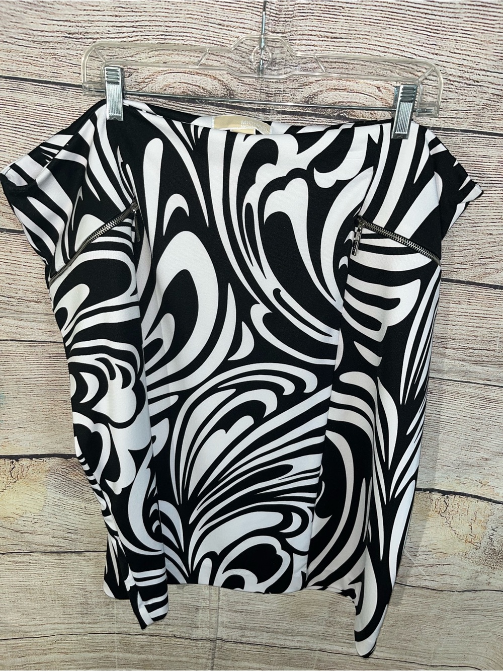 😍 Michael Kors Black & White Swirl Mini Skirt size 22W